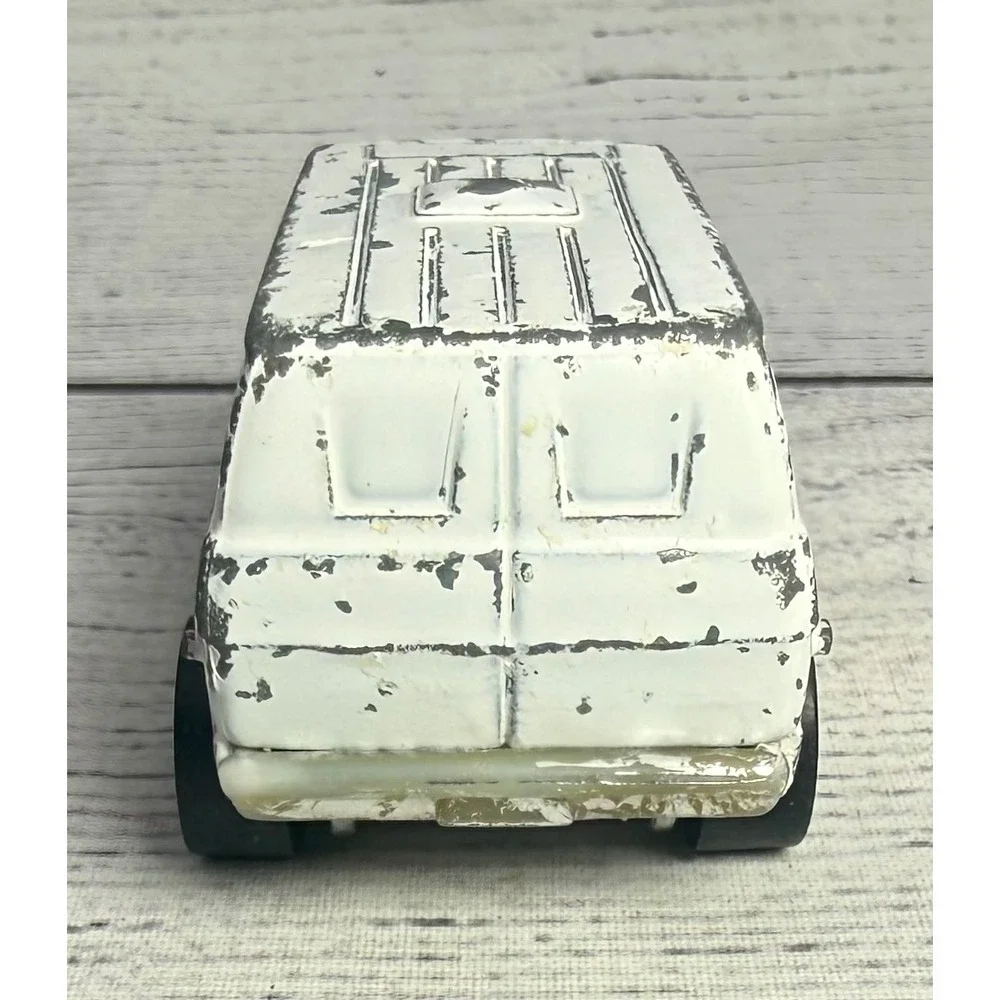 Vintage‎ Hot Wheels Paramedic Ambulance 1974 Redline White Flying Colors Van
